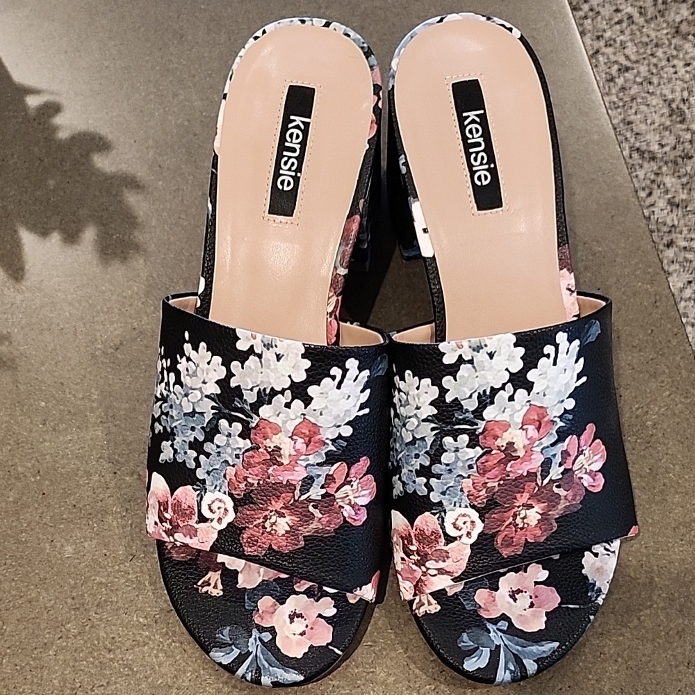 Kensie Women's Floral Slide Sandals - Black and Pink